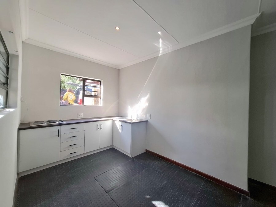 4 Bedroom Property for Sale in Nahoon Valley Park Eastern Cape